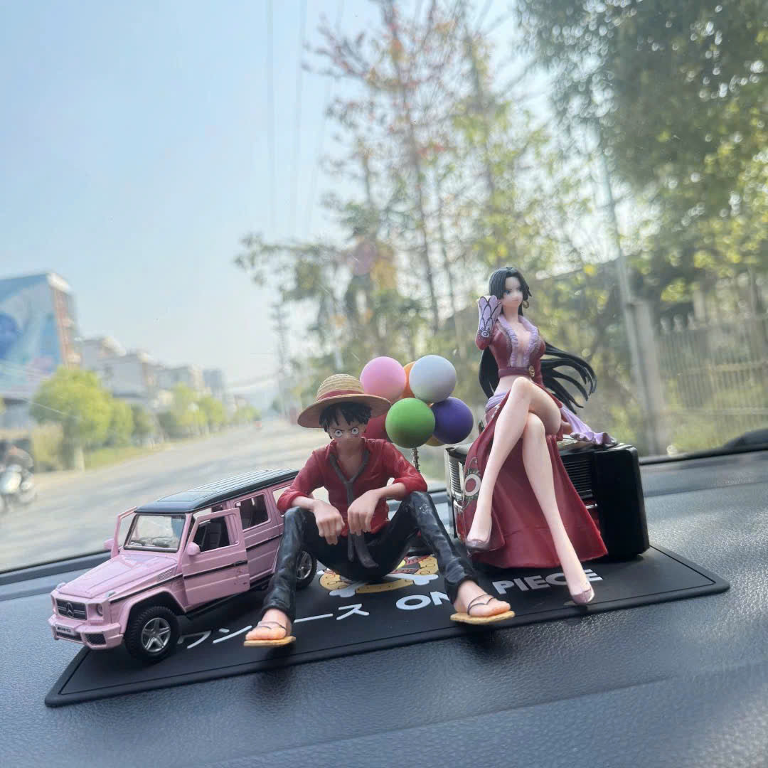 Dán xe hoạt hình anime One Piece Đảo Hải Tặc Luffy & Boa Hancock