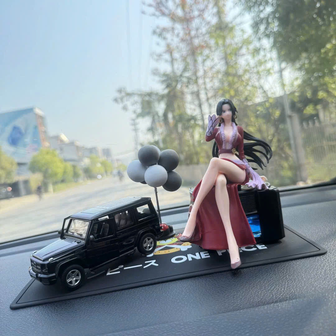 Dán xe hoạt hình anime One Piece Đảo Hải Tặc Luffy & Boa Hancock