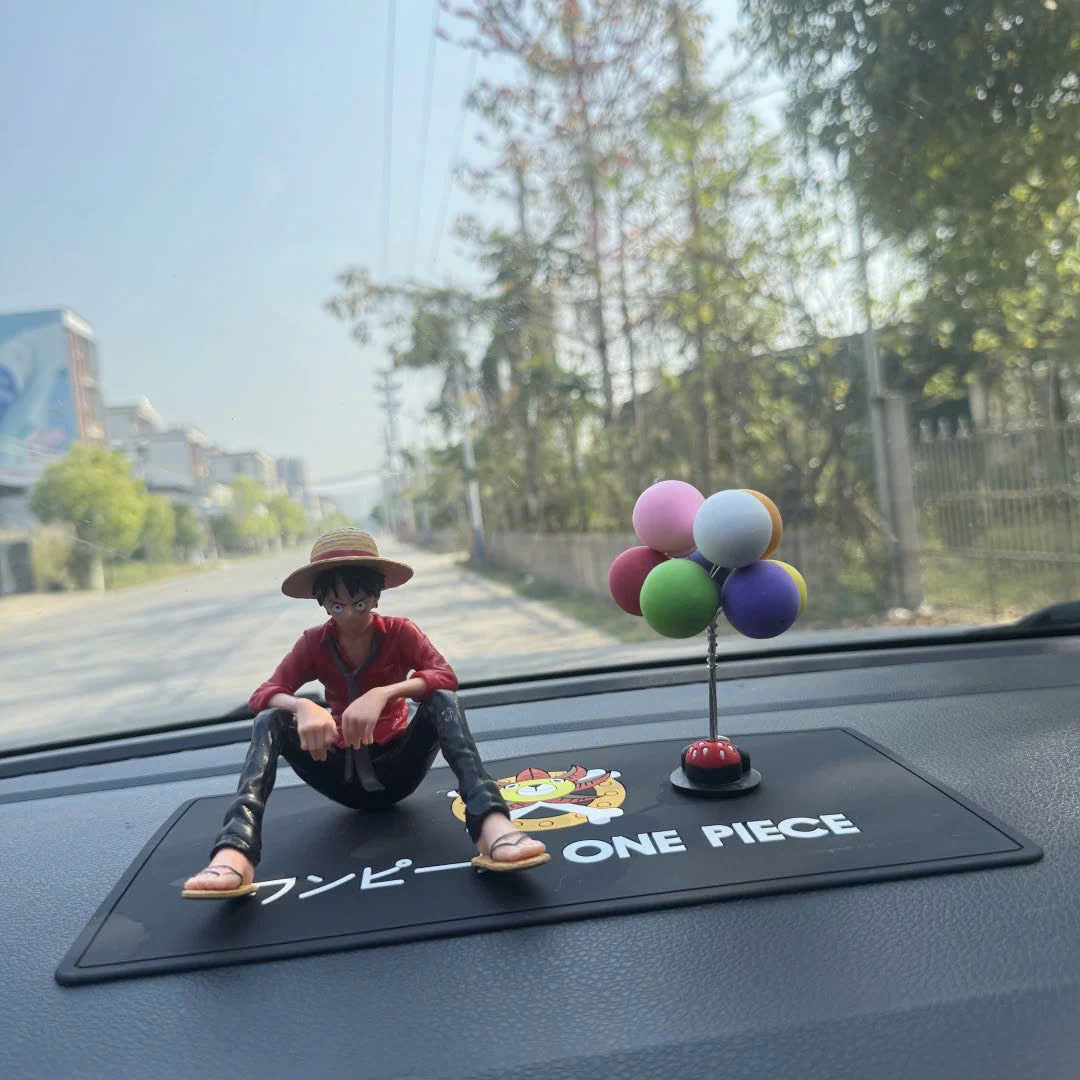 Dán xe hoạt hình anime One Piece Đảo Hải Tặc Luffy & Boa Hancock