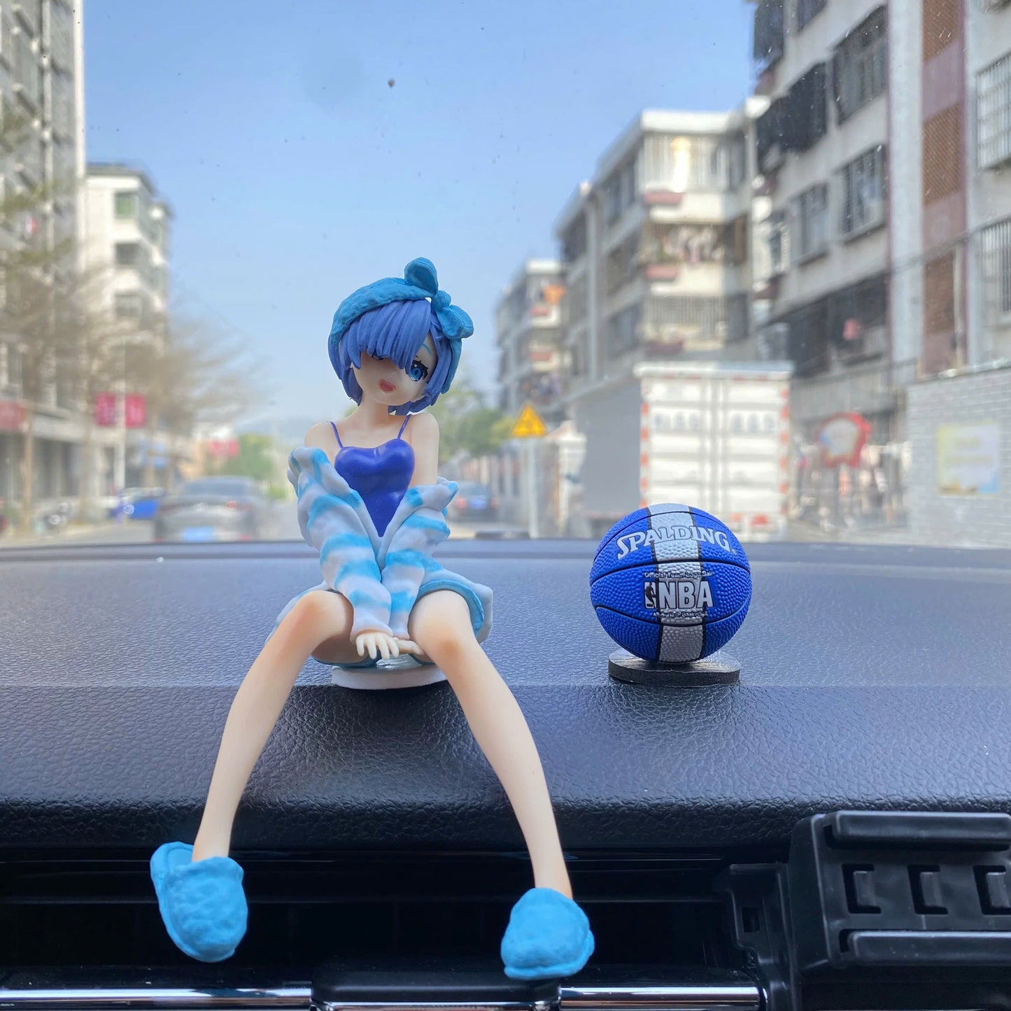 Dán xe hoạt hình anime chân dài dễ thương