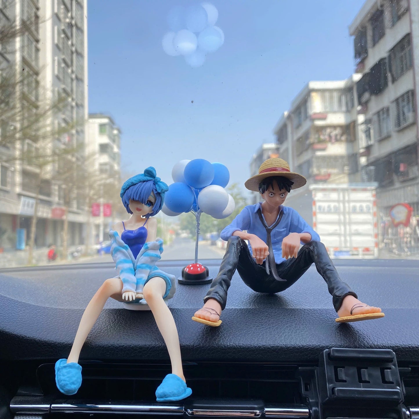 Dán xe hoạt hình anime chân dài dễ thương