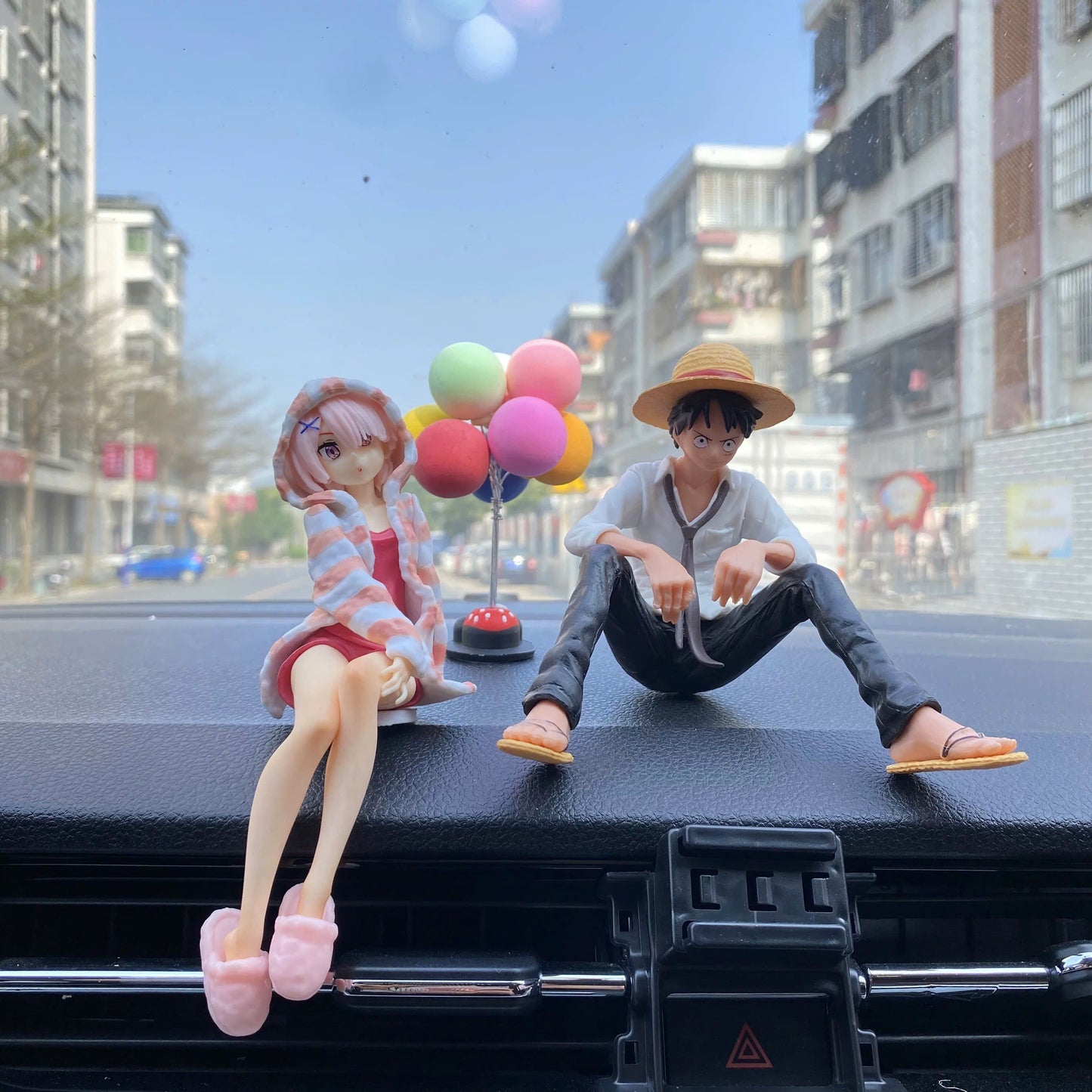 Dán xe hoạt hình anime chân dài dễ thương