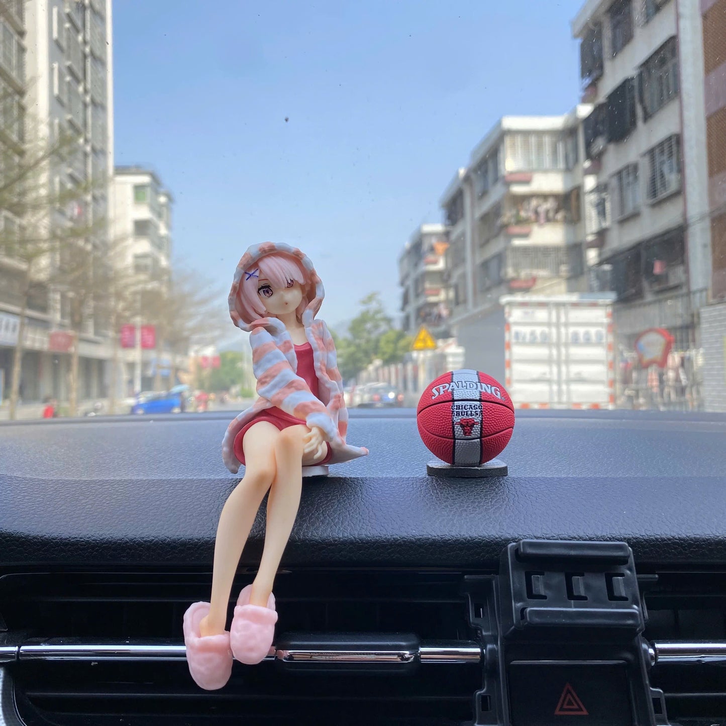 Dán xe hoạt hình anime chân dài dễ thương