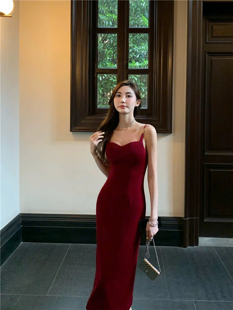 Đầm 2 dây đỏ đen basic tôn dáng