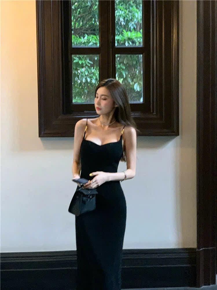 Đầm 2 dây đỏ đen basic tôn dáng