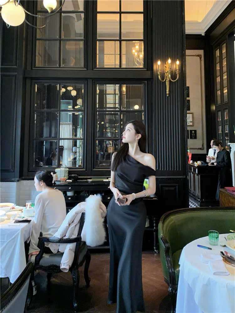 Đầm lụa lệch vai sang chảnh dài & ngắn