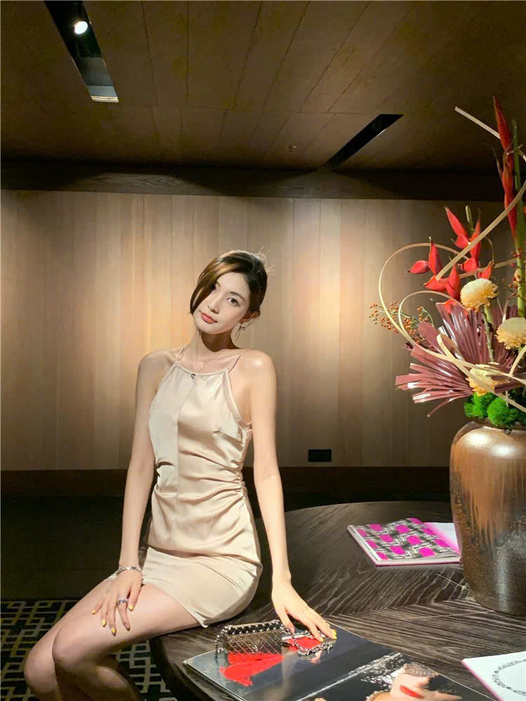 Đầm 2 dây ngắn chiết eo tôn dáng