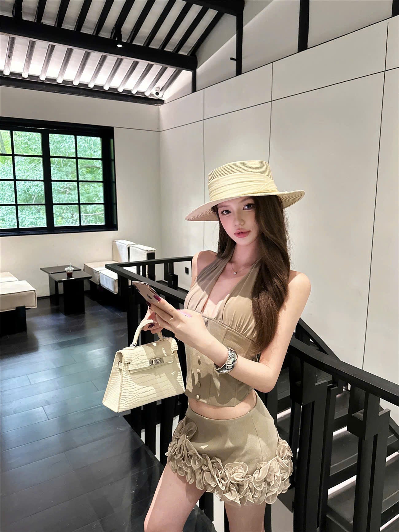 Set áo corset cổ yếm chân váy đính hoa slay