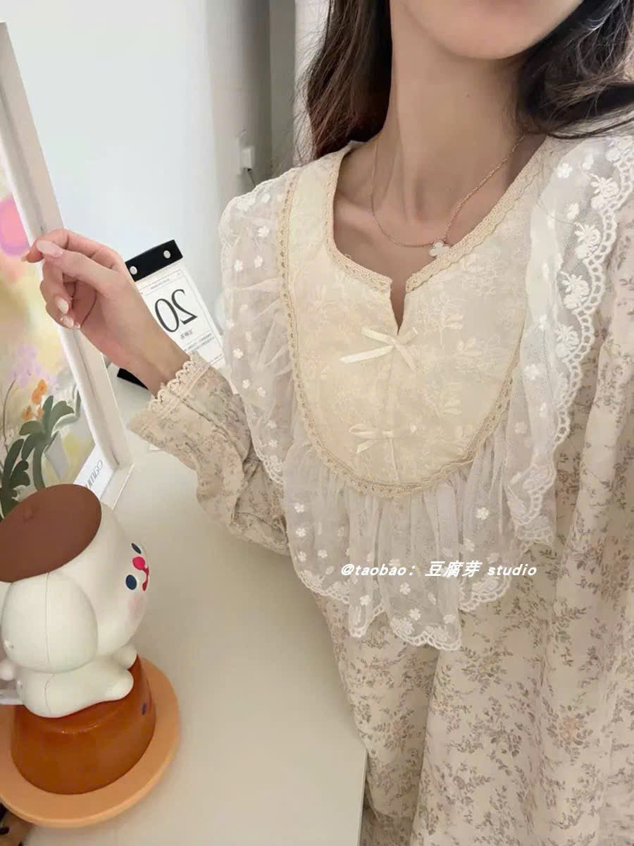 Bộ ngủ tay dài quần dài cổ viền voan hoa nhí công chúa