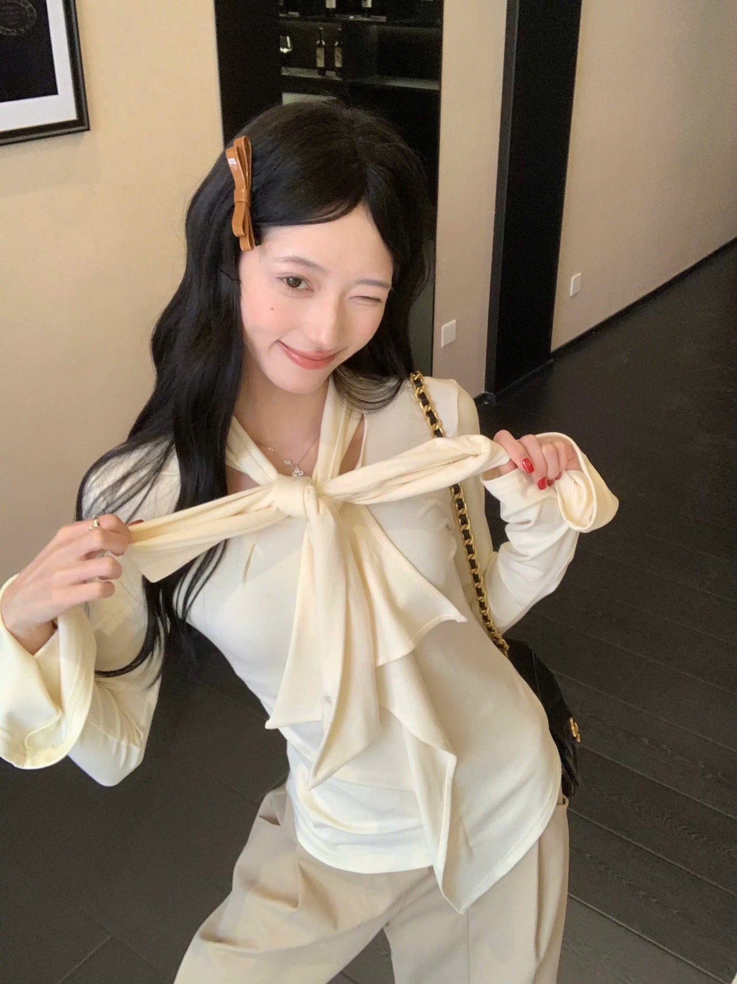 Áo tay dài cột nơ tiểu thơ