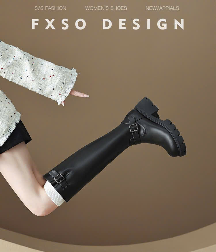 Giày boots khóa cài tinh tế