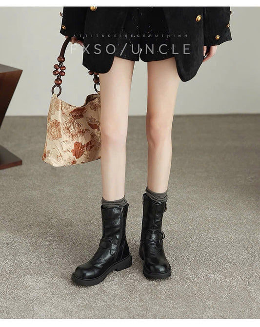 Giày boots thấp cổ mũi tròn khóa cài