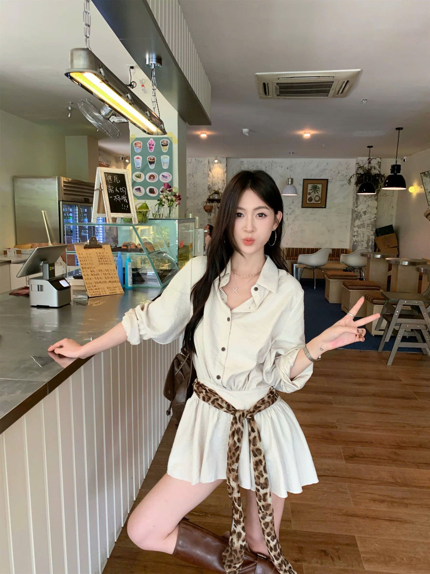 Đầm sơ mi thắt lưng họa tiết báo