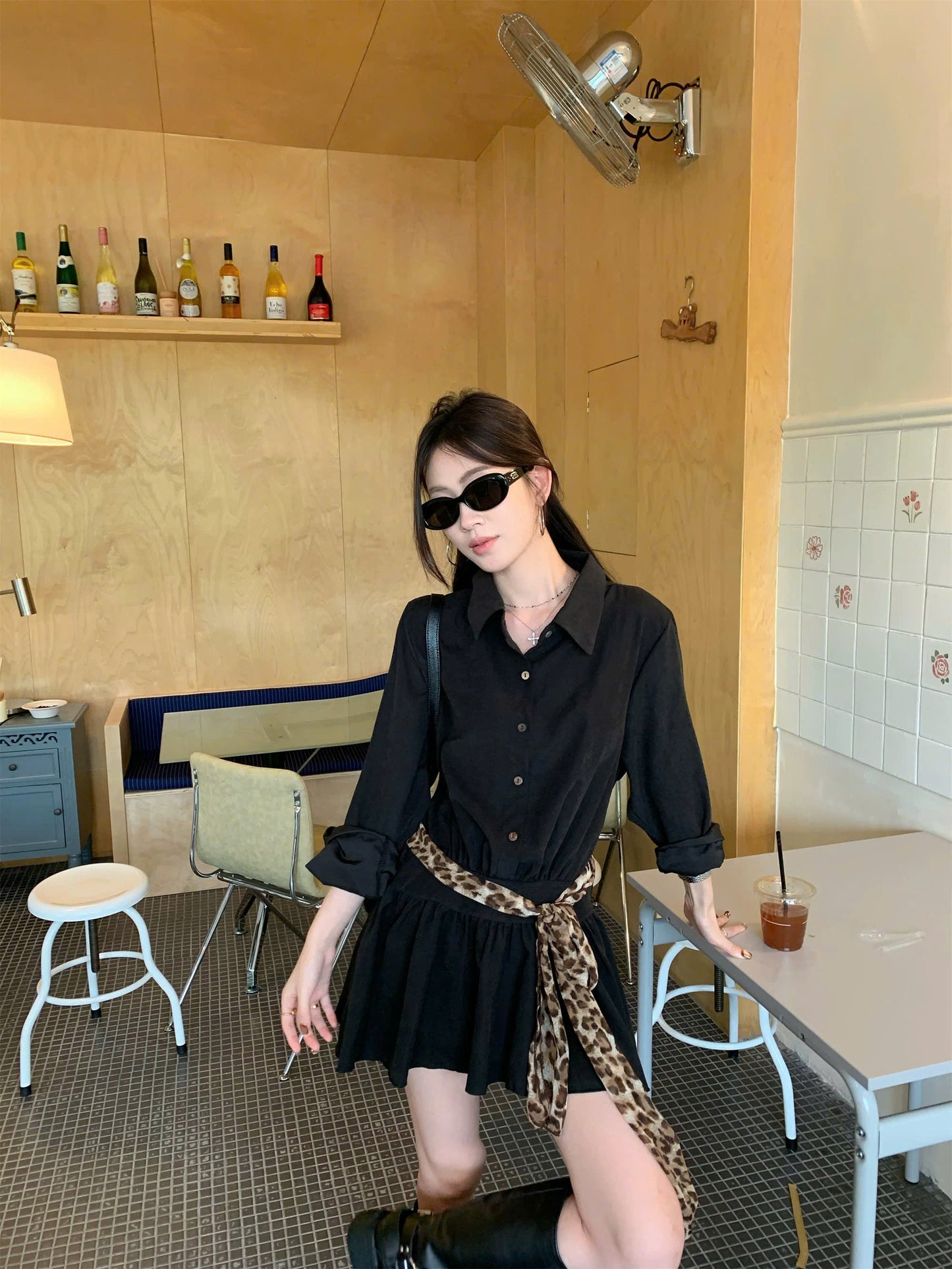 Đầm sơ mi thắt lưng họa tiết báo