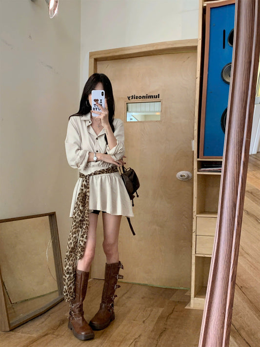 Đầm sơ mi thắt lưng họa tiết báo