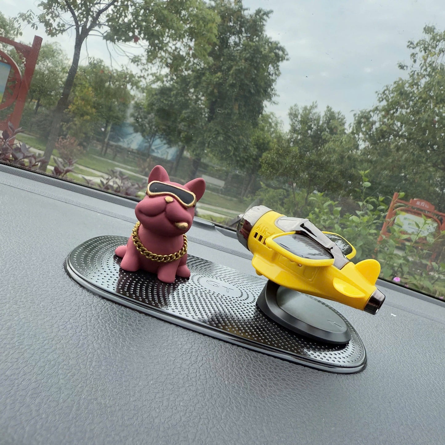 Dán xe gấu - bulldog và máy bay