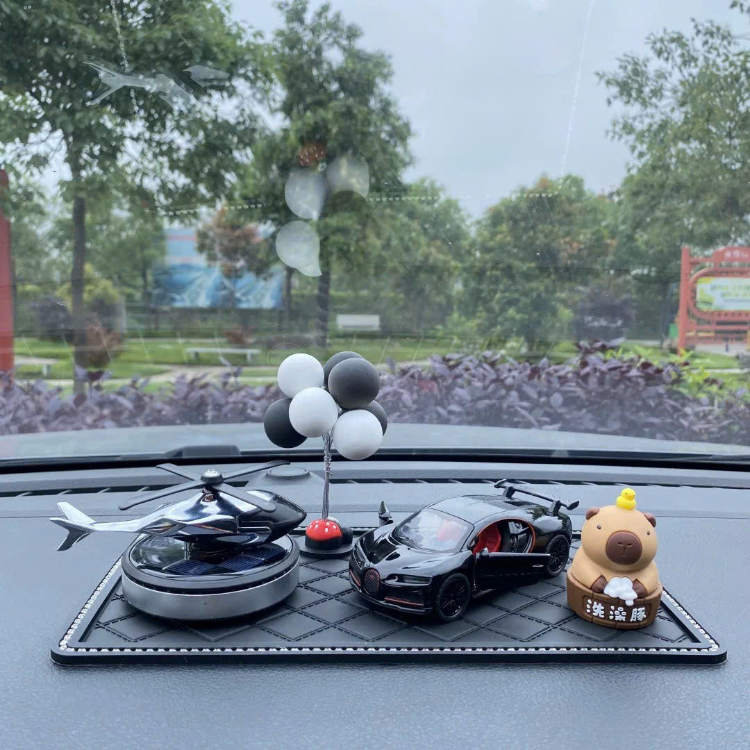 Dán xe capybara dễ thương