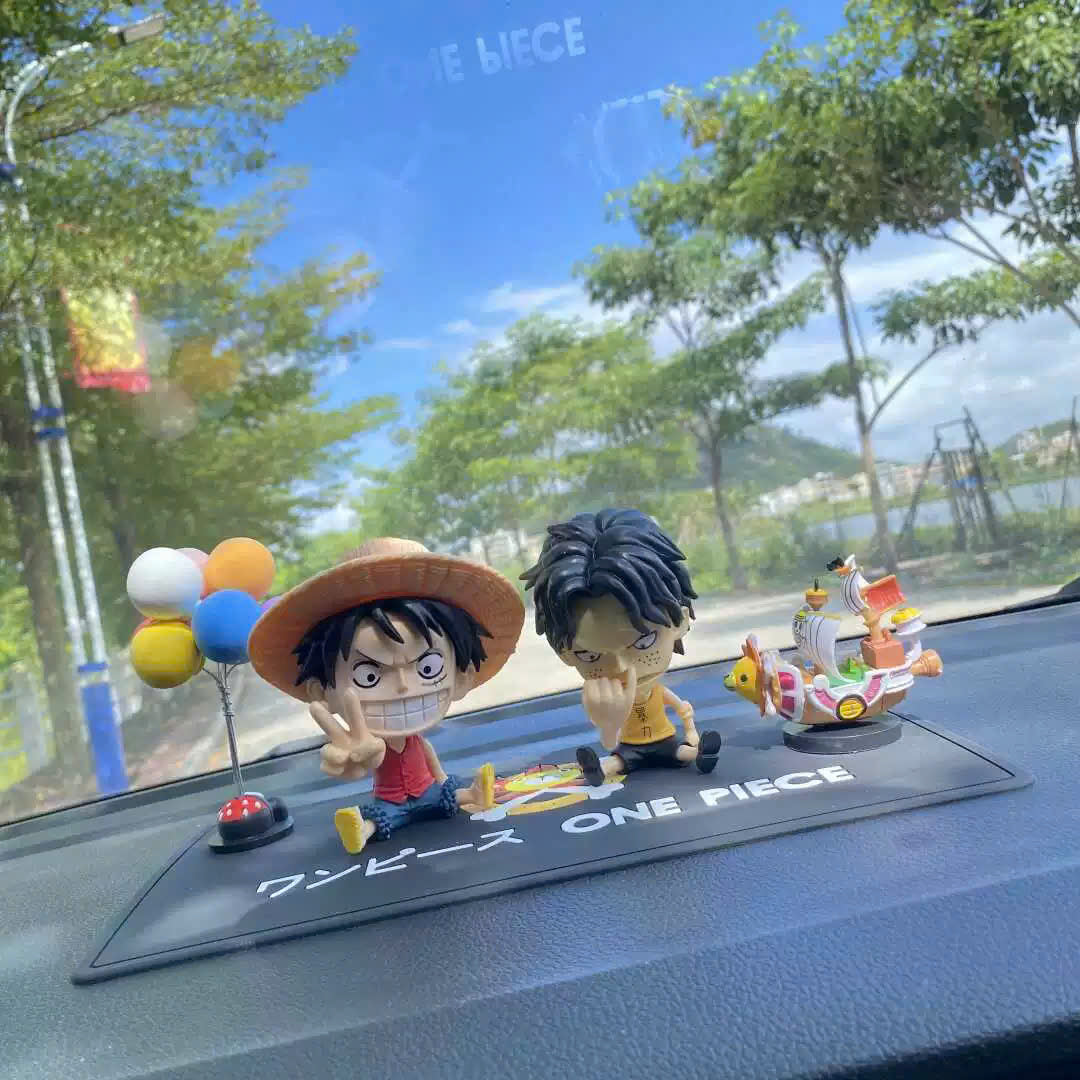 Dán xe Đảo Hải Tặc Chibi