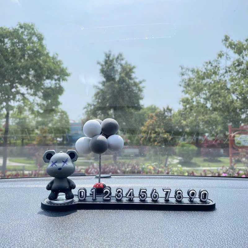 Dán xe Bearbrick & biển số xe