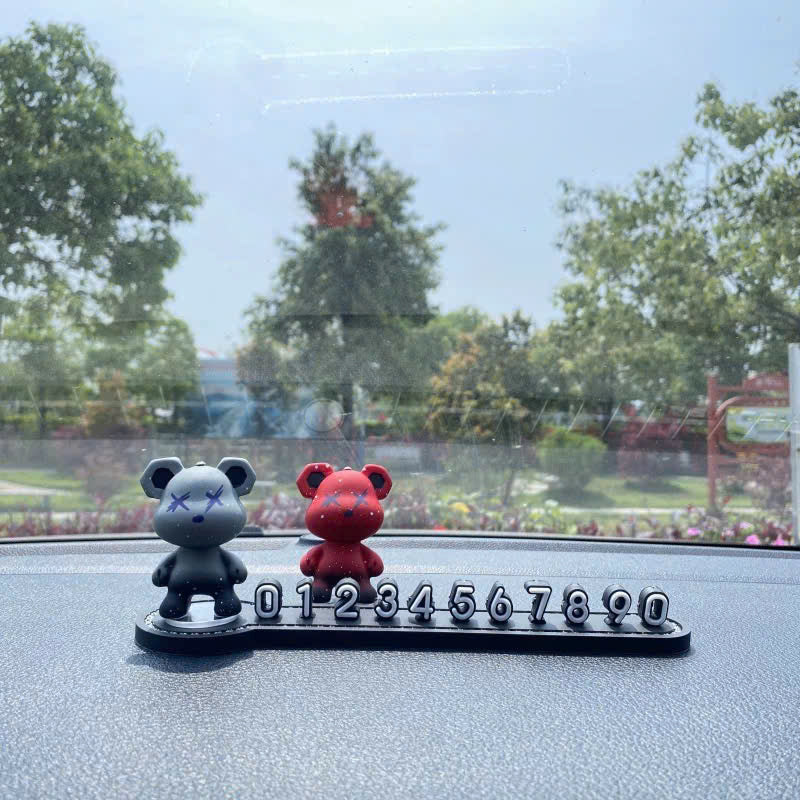 Dán xe Bearbrick & biển số xe