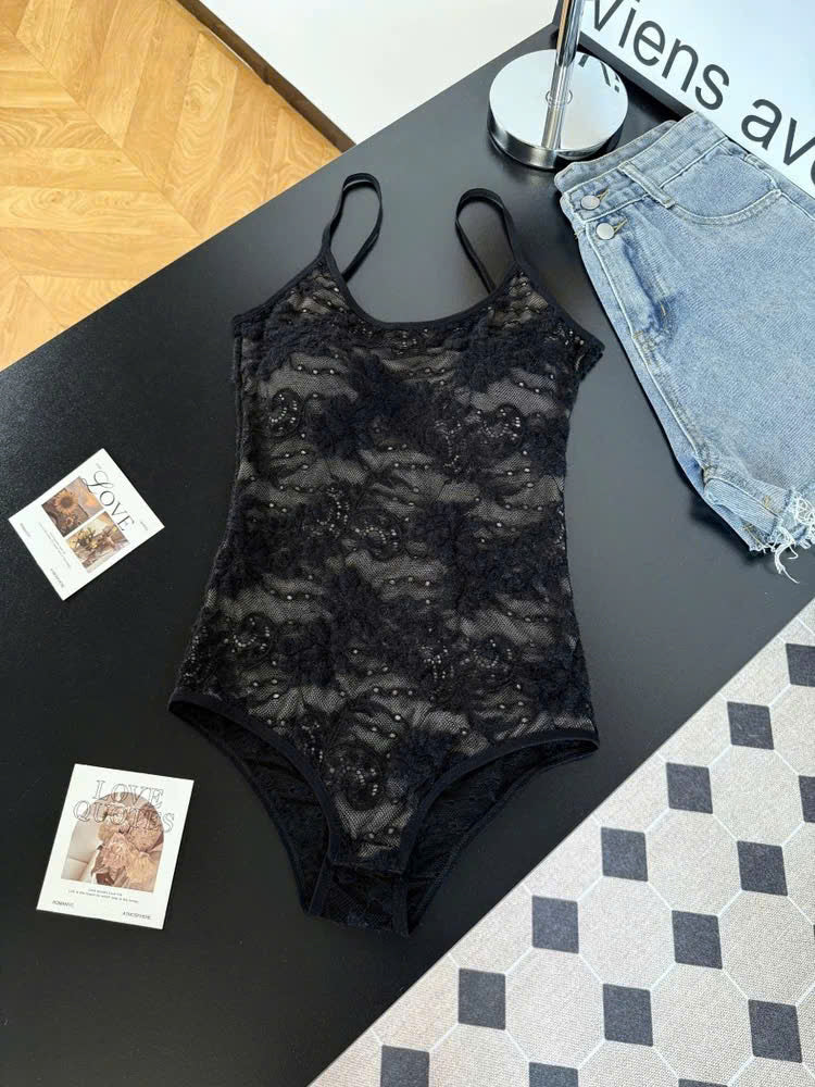 Jumpsuit ren quyến rũ