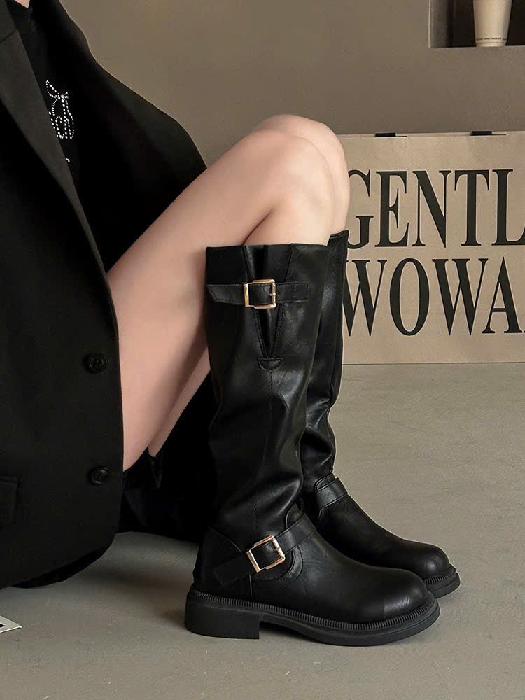 Boots cổ cao mũi tròn khóa cài