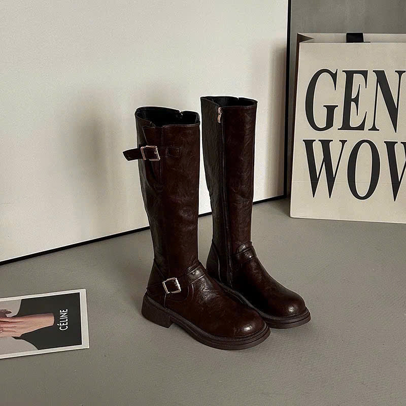 Boots cổ cao mũi tròn khóa cài