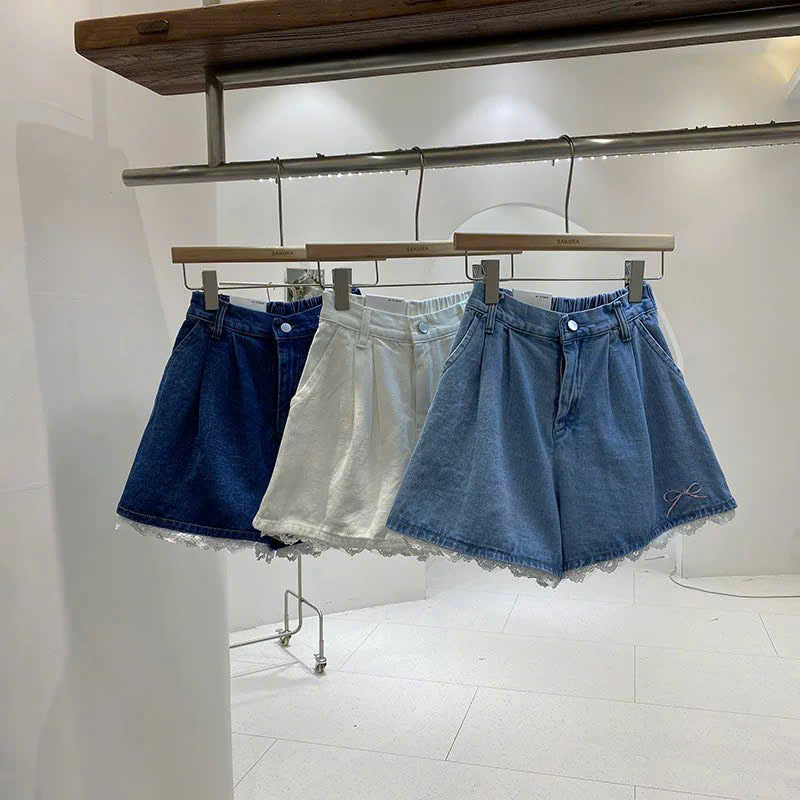 Quần đùi jean cạp cao viền ren