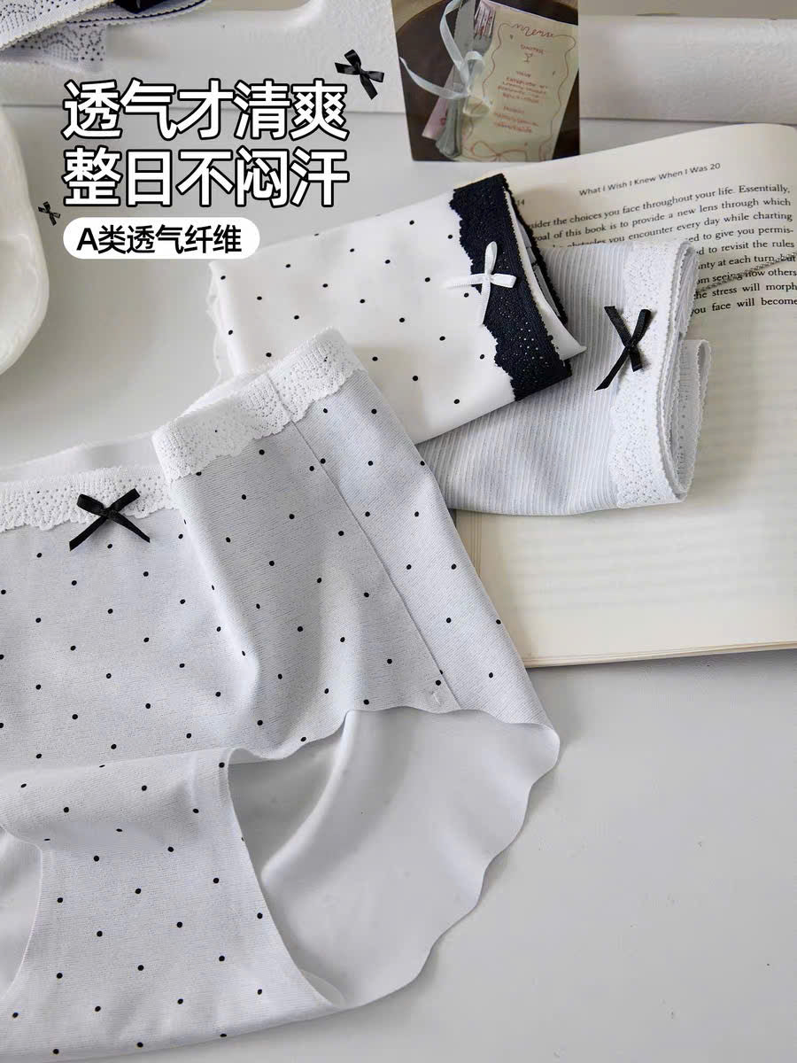 Quần lót chấm bi không lộ viền