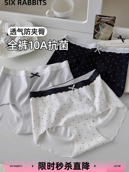 Quần lót chấm bi không lộ viền