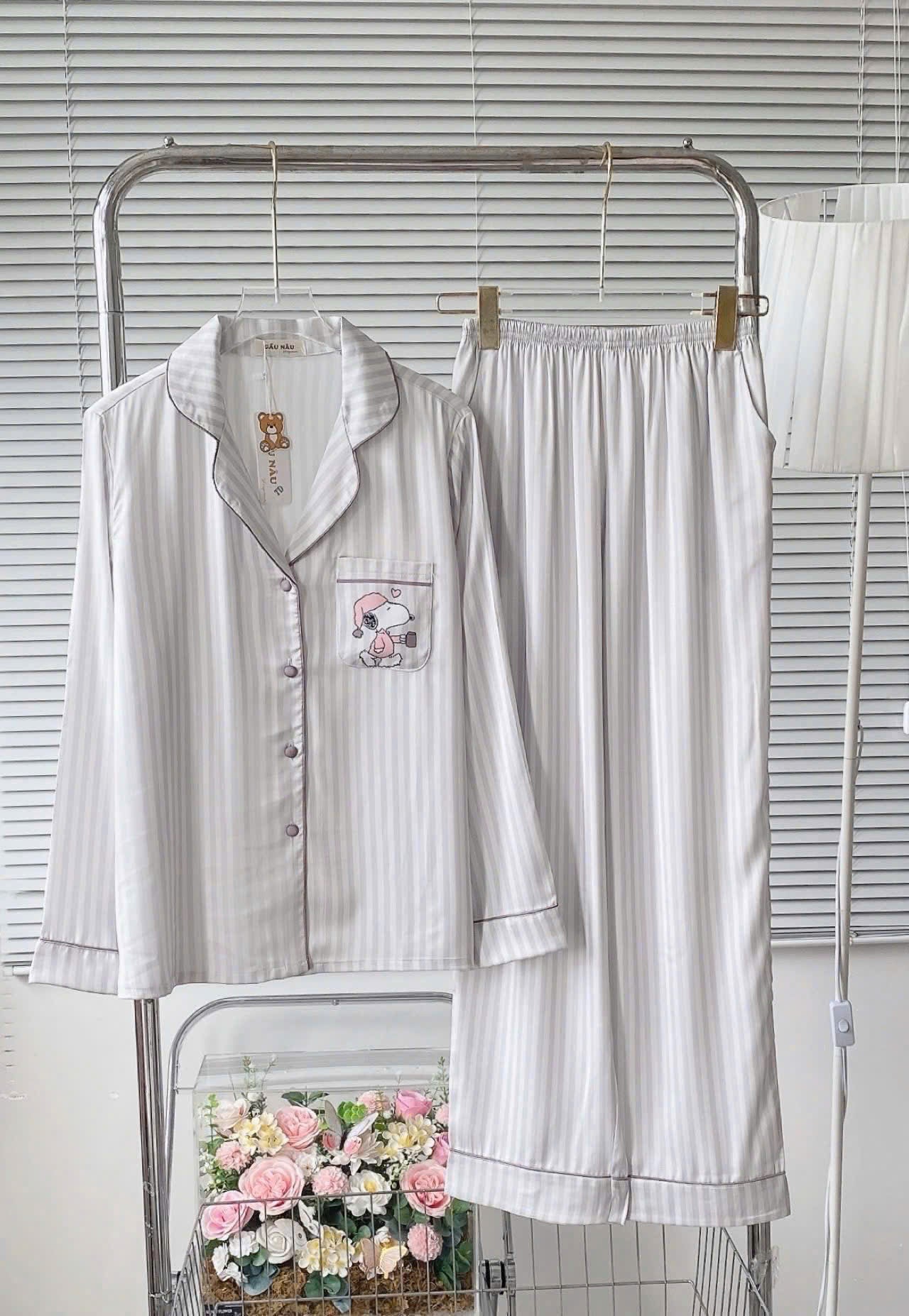 Bộ ngủ Teddy tay dài lụa latin form truyền thống
