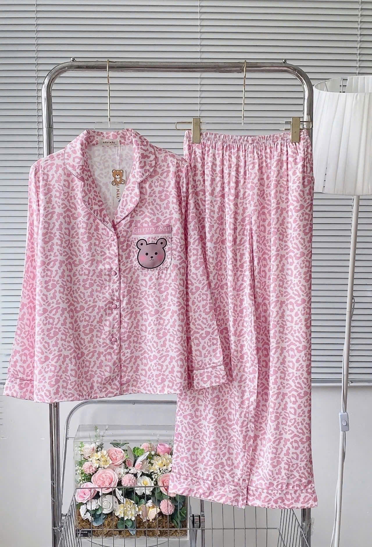 Bộ ngủ Teddy tay dài lụa latin form truyền thống