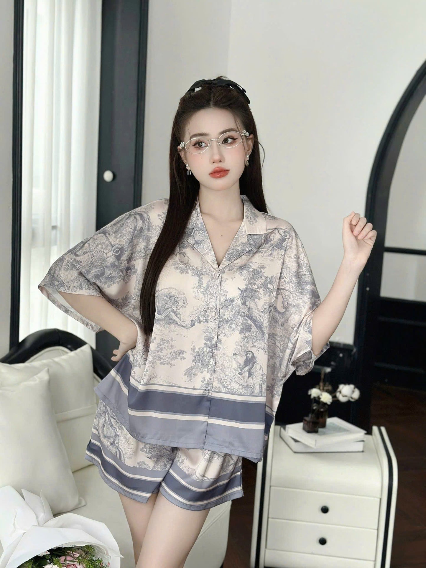 Bộ ngủ đùi cánh dơi lụa latin nút bọc