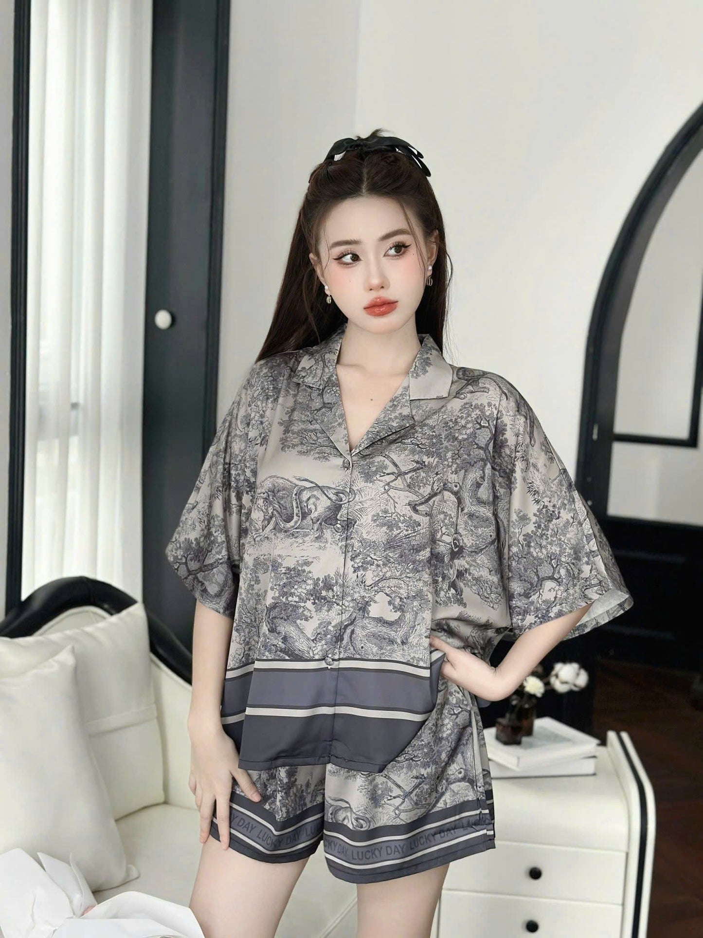 Bộ ngủ đùi cánh dơi lụa latin nút bọc
