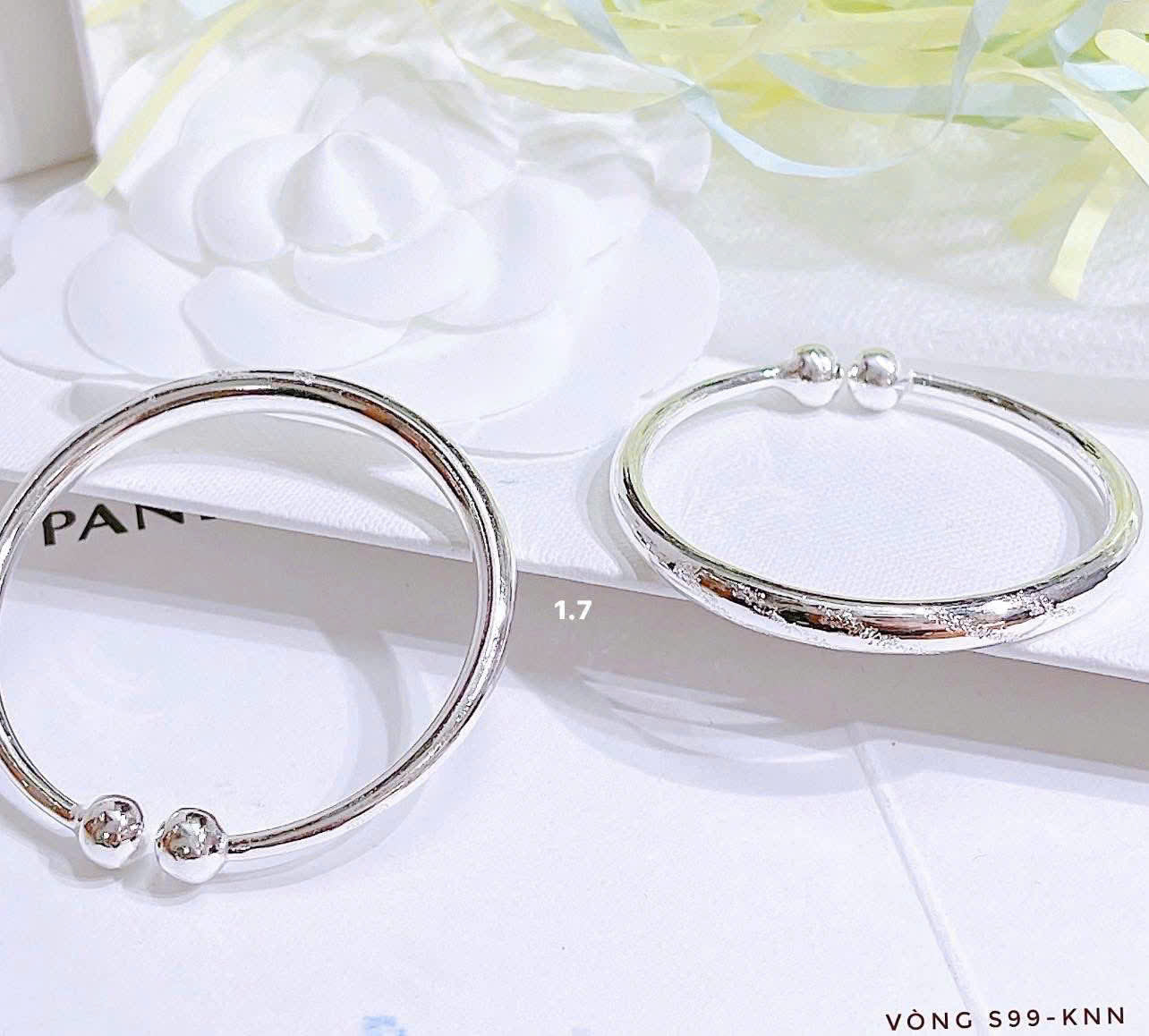Lắc bạc trơn cho bé