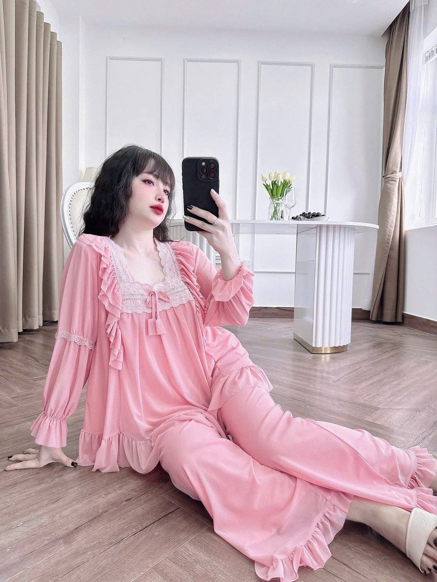 Bộ ngủ tiểu thư dài ren ngực mềm mịn