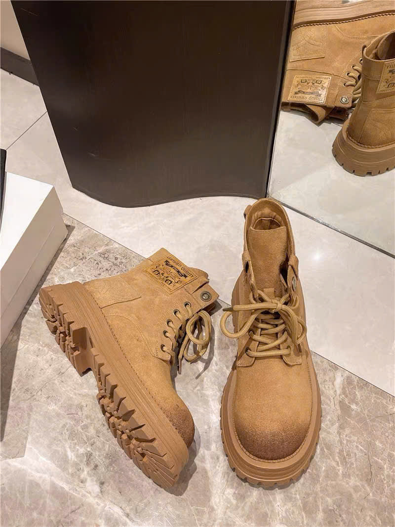 Boots cổ thấp cột dây truyền thống