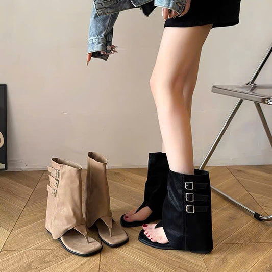 Boots xỏ ngón đế bệt ống rộng