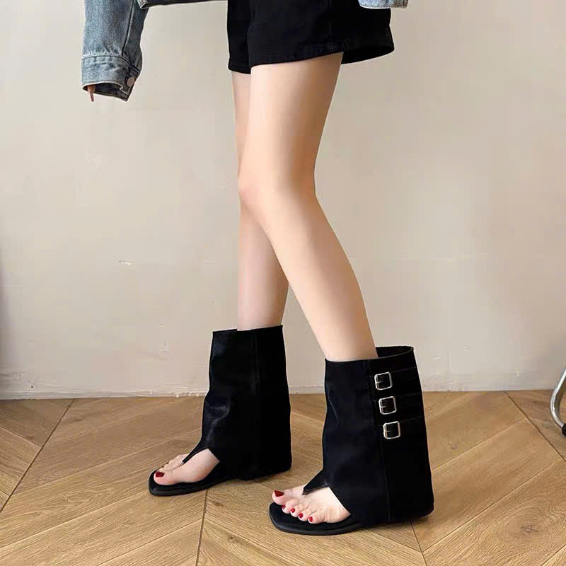 Boots xỏ ngón đế bệt ống rộng