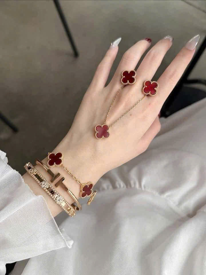 Dây chuyền, vòng VCA rep siêu đẹp
