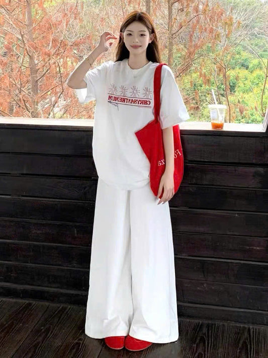 Set áo phông và quần ống suông trắng thanh lịch
