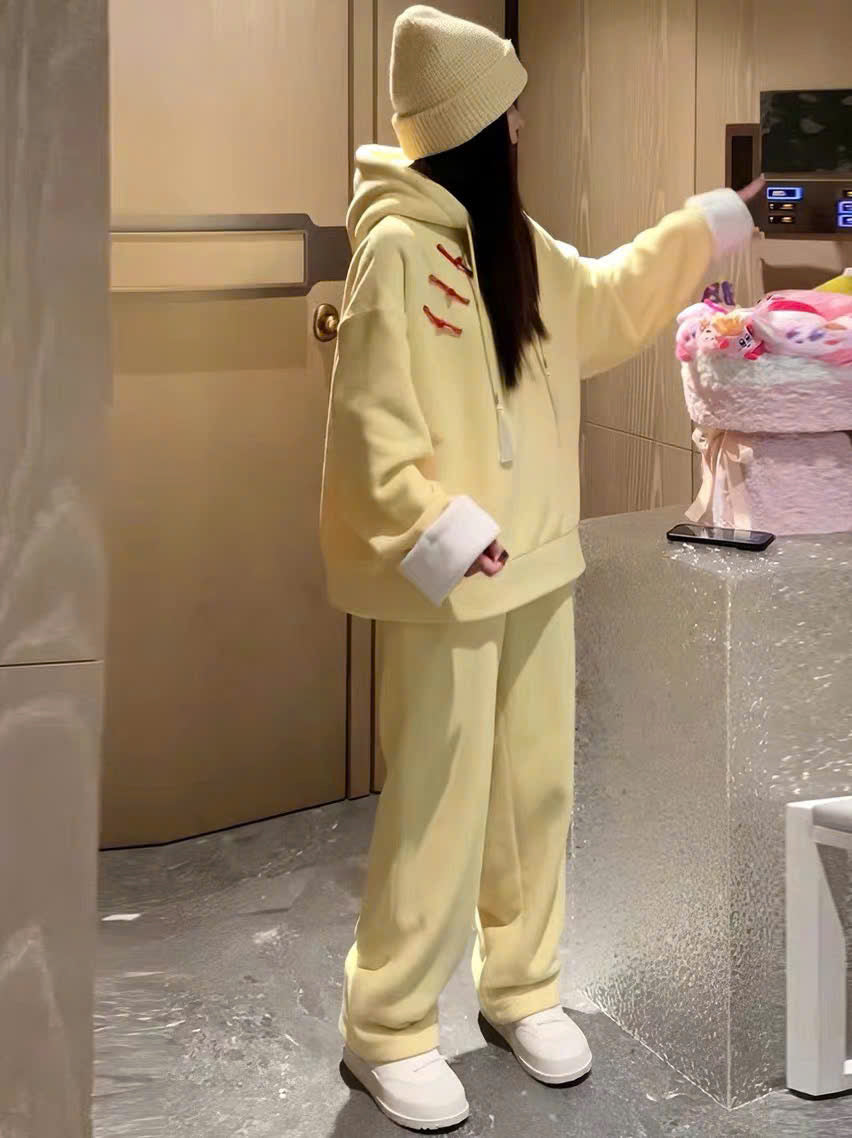 Bộ áo hoodie nút tàu và quần nỉ vàng dày dặn