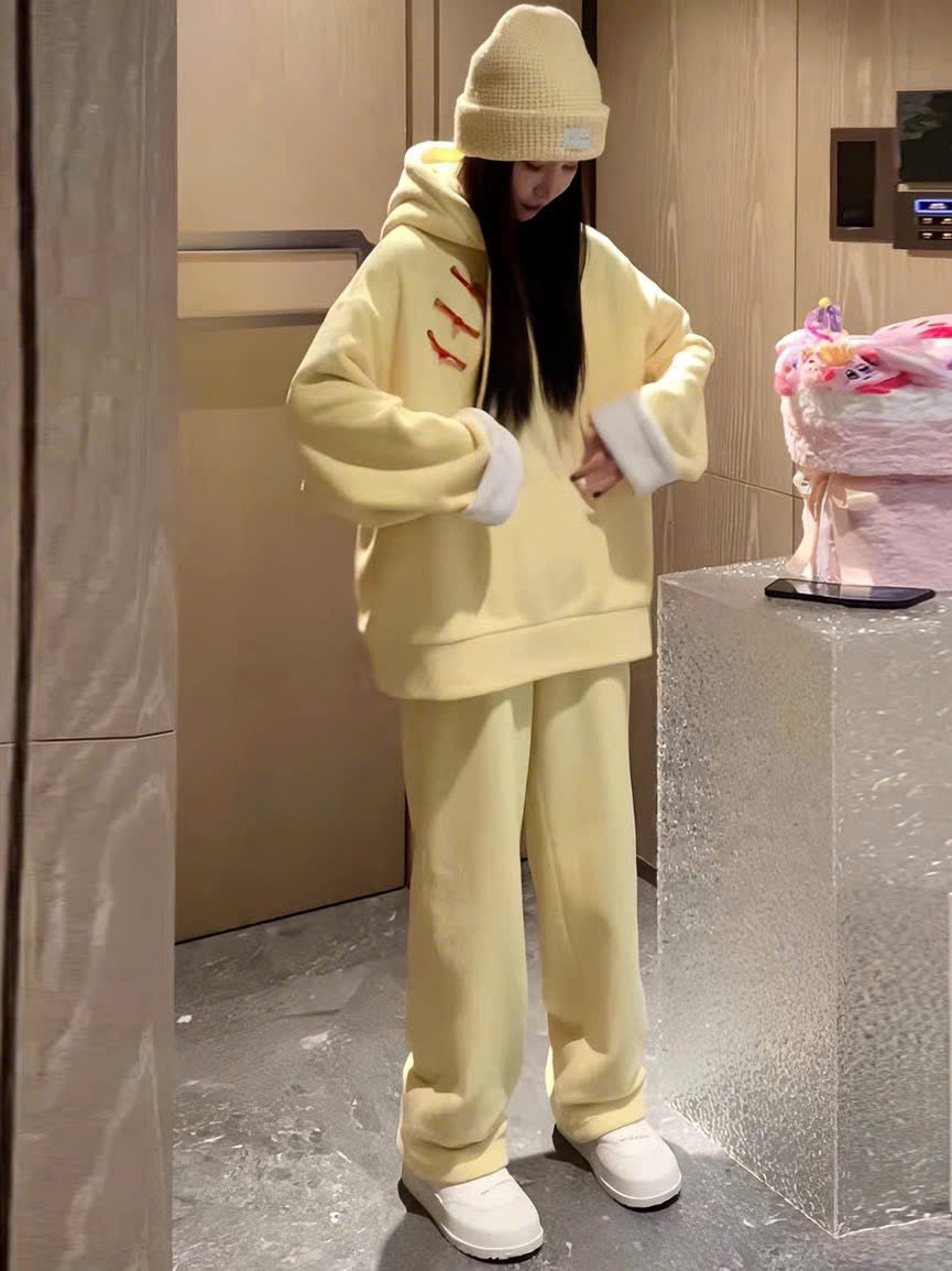 Bộ áo hoodie nút tàu và quần nỉ vàng dày dặn