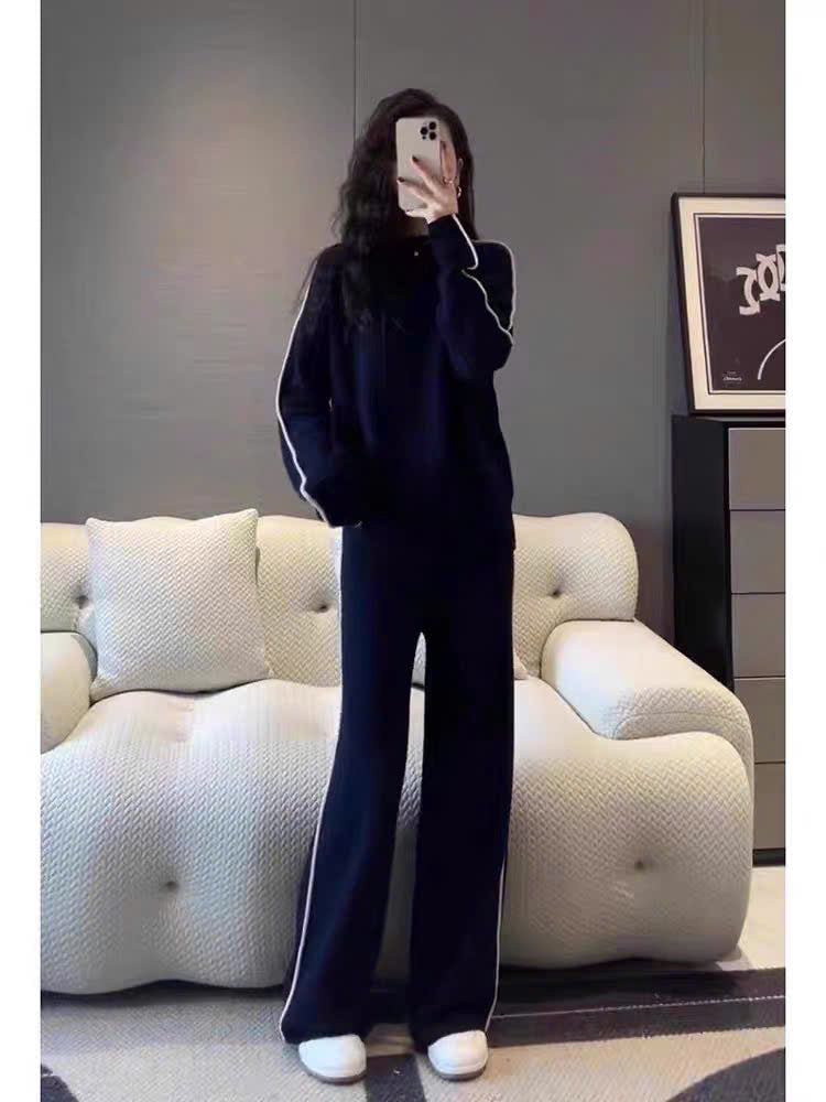 Bộ nỉ xanh than viền trắng thanh lịch