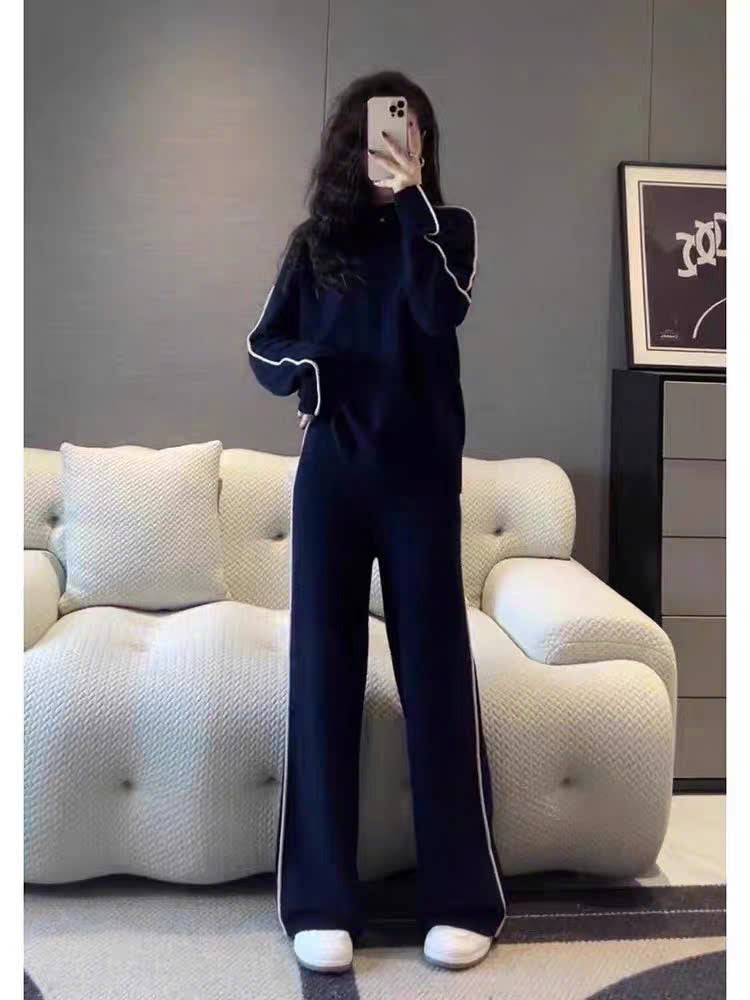 Bộ nỉ xanh than viền trắng thanh lịch