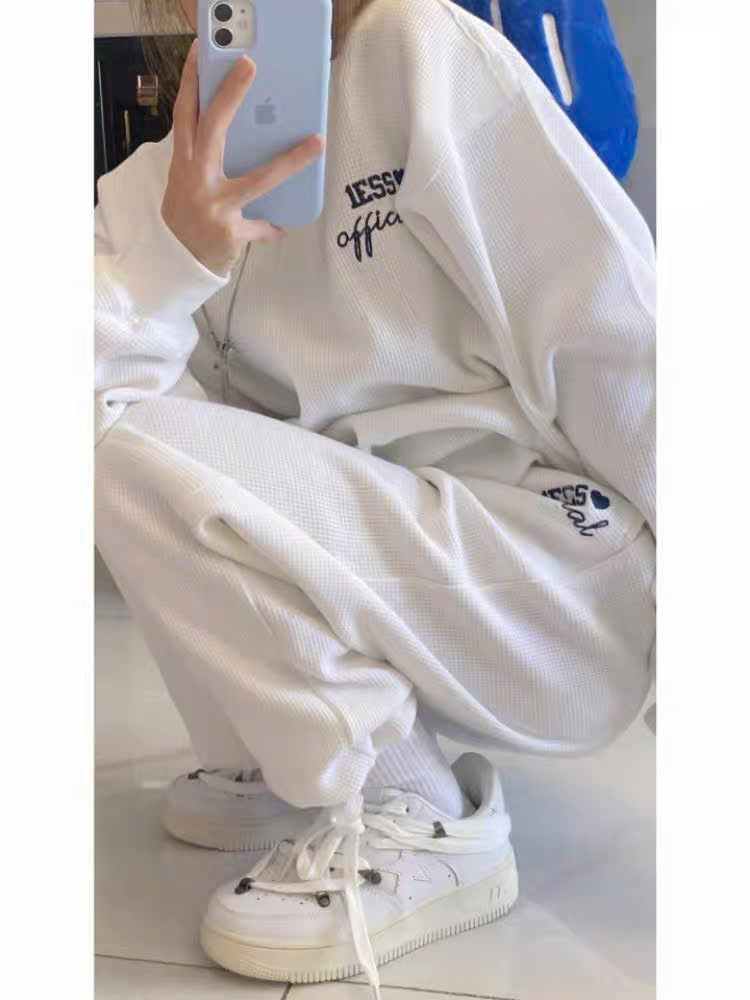 Bộ nỉ sweater trắng dệt kim