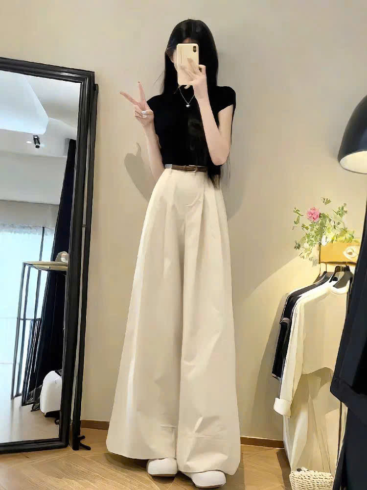 Set áo ôm đen tay ngắn và quần ống rộng màu kem be