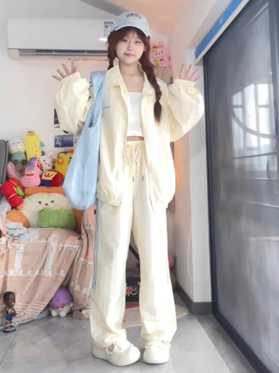 Set áo khoác jacket và quần suông màu kem sọc xanh dương