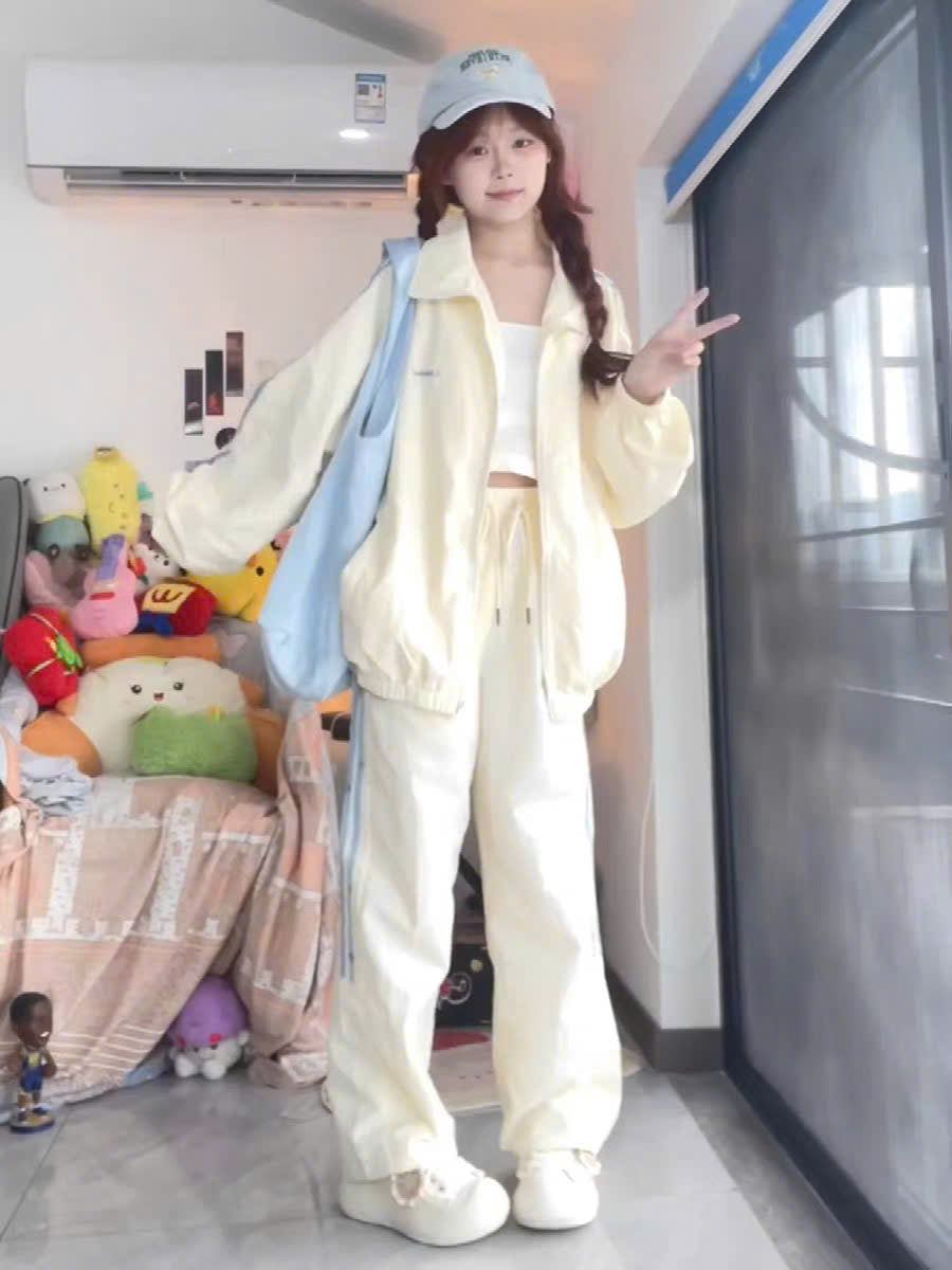 Set áo khoác jacket và quần suông màu kem sọc xanh dương