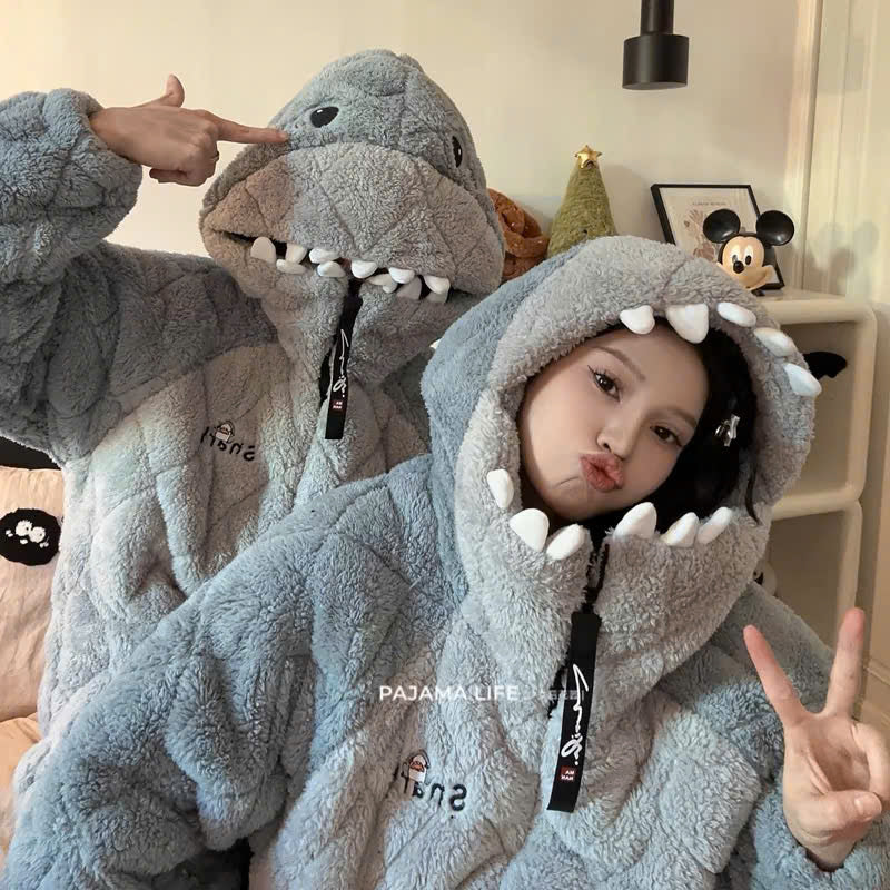 Đồ ngủ đôi cá mập xanh siêu cưng lớp lông dày